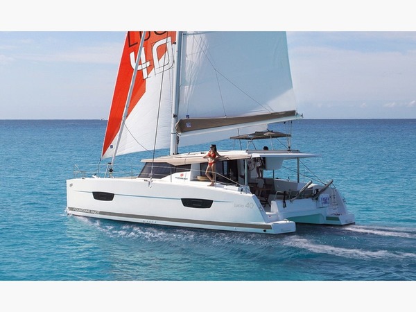 LUCIA 40